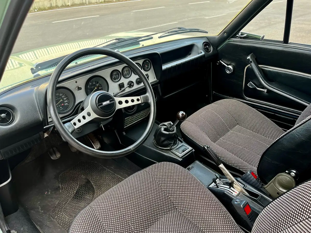 Fiat 124 Coupè Sport Coupè 1.8benzina 118cv targa oro ASI, foto 9