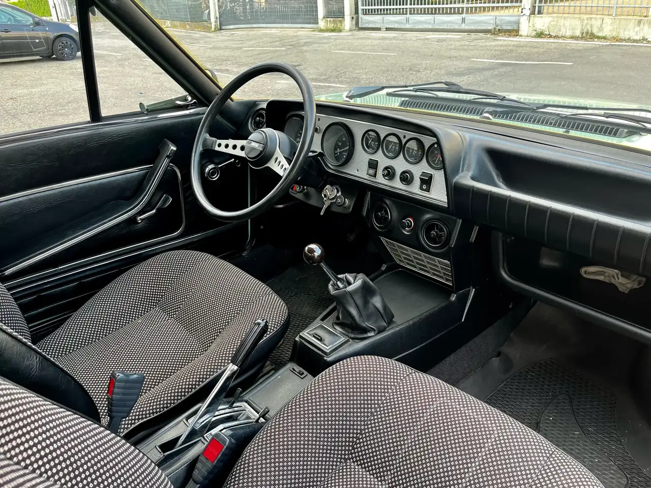 Fiat 124 Coupè Sport Coupè 1.8benzina 118cv targa oro ASI, foto 12