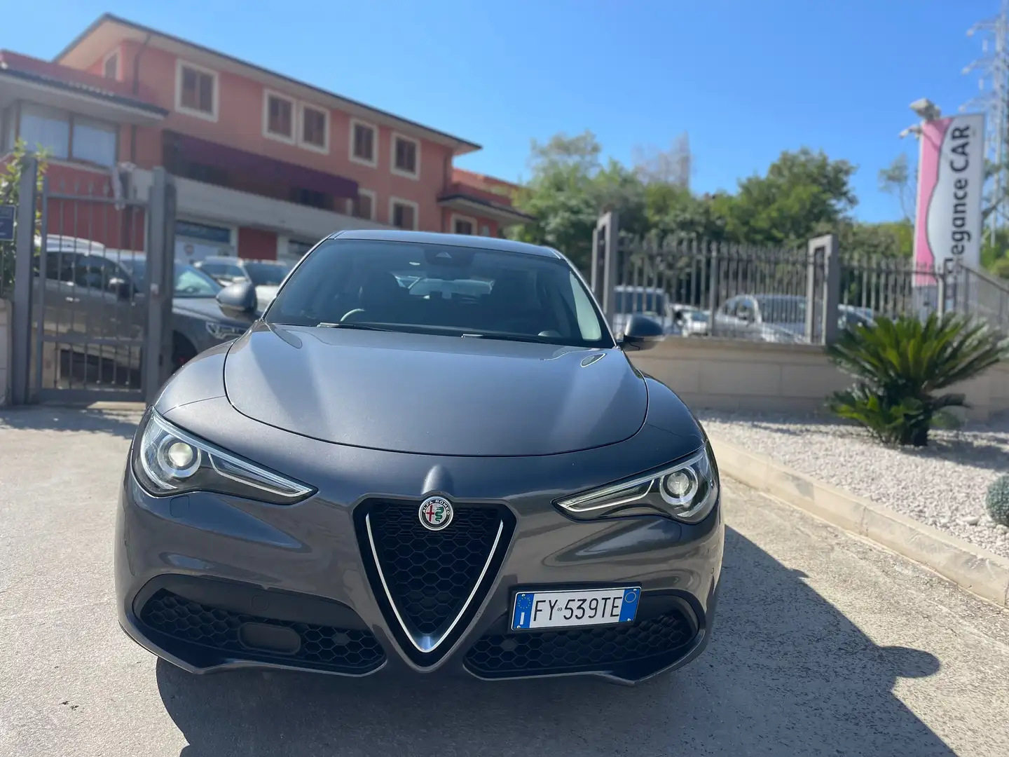 Alfa Romeo Stelvio Stelvio 2.2 t Executive Q4 190cv auto my19 Grigio - 2