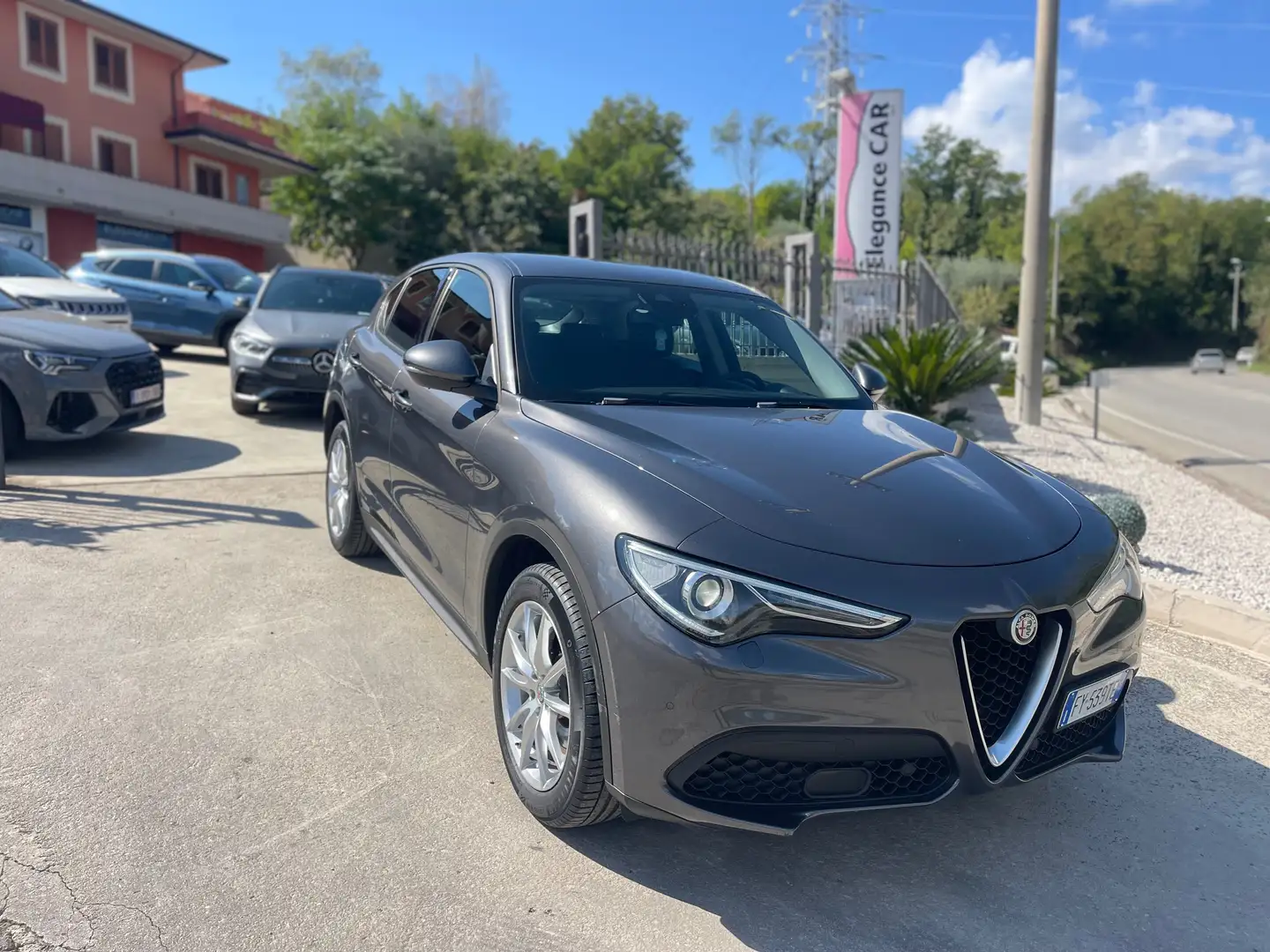 Alfa Romeo Stelvio Stelvio 2.2 t Executive Q4 190cv auto my19 Grigio - 1