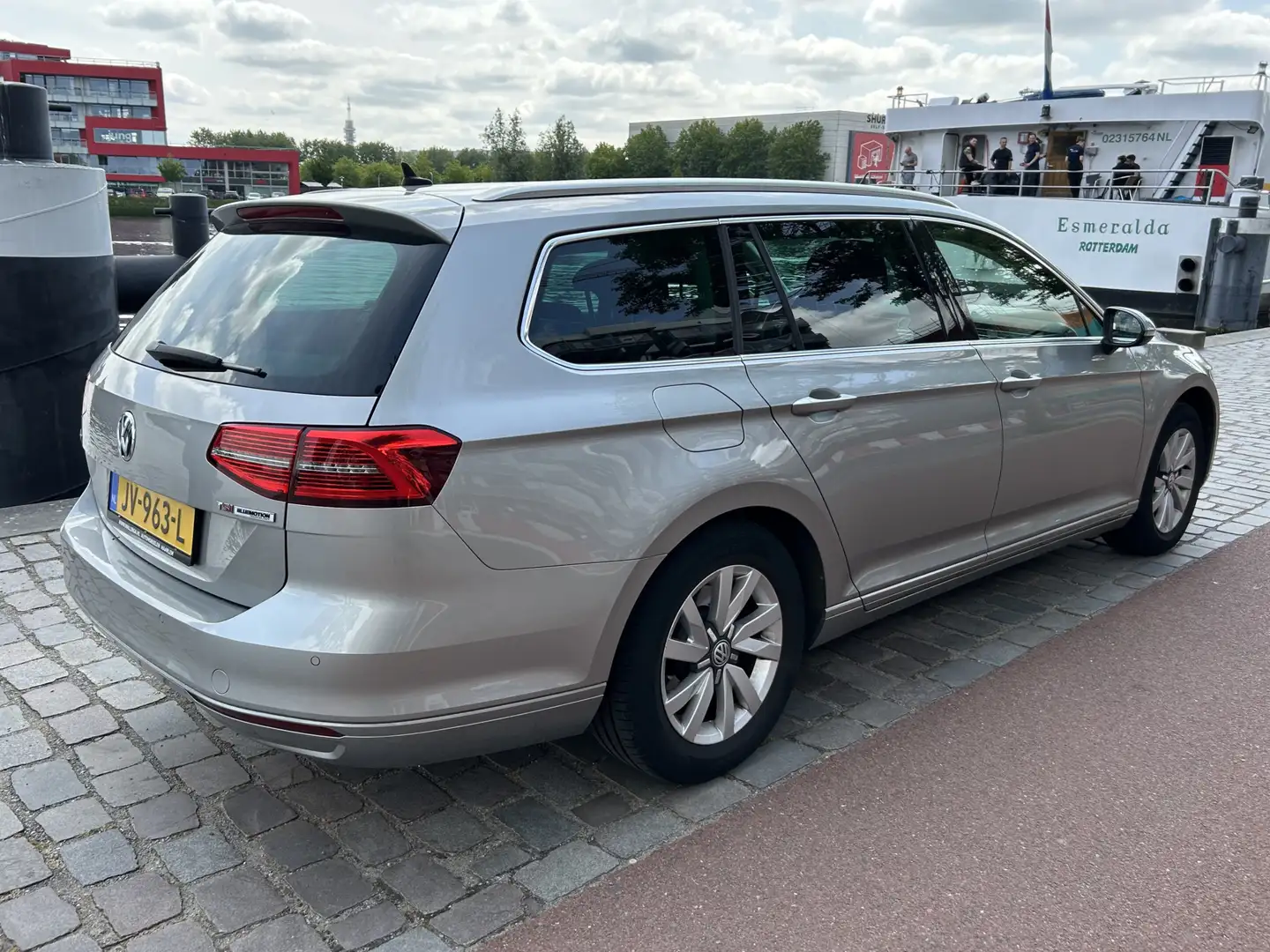 Volkswagen Passat Variant 1.4 TSI ACT Connected Series Aut Navi ECC Pano Tre Grijs - 2