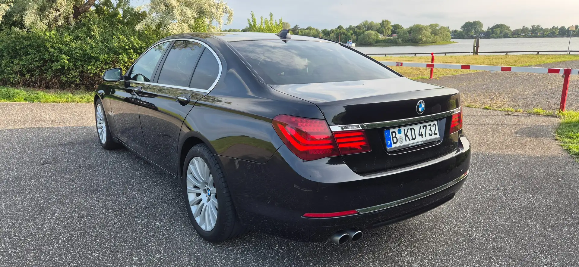 BMW 730 730d Schwarz - 2