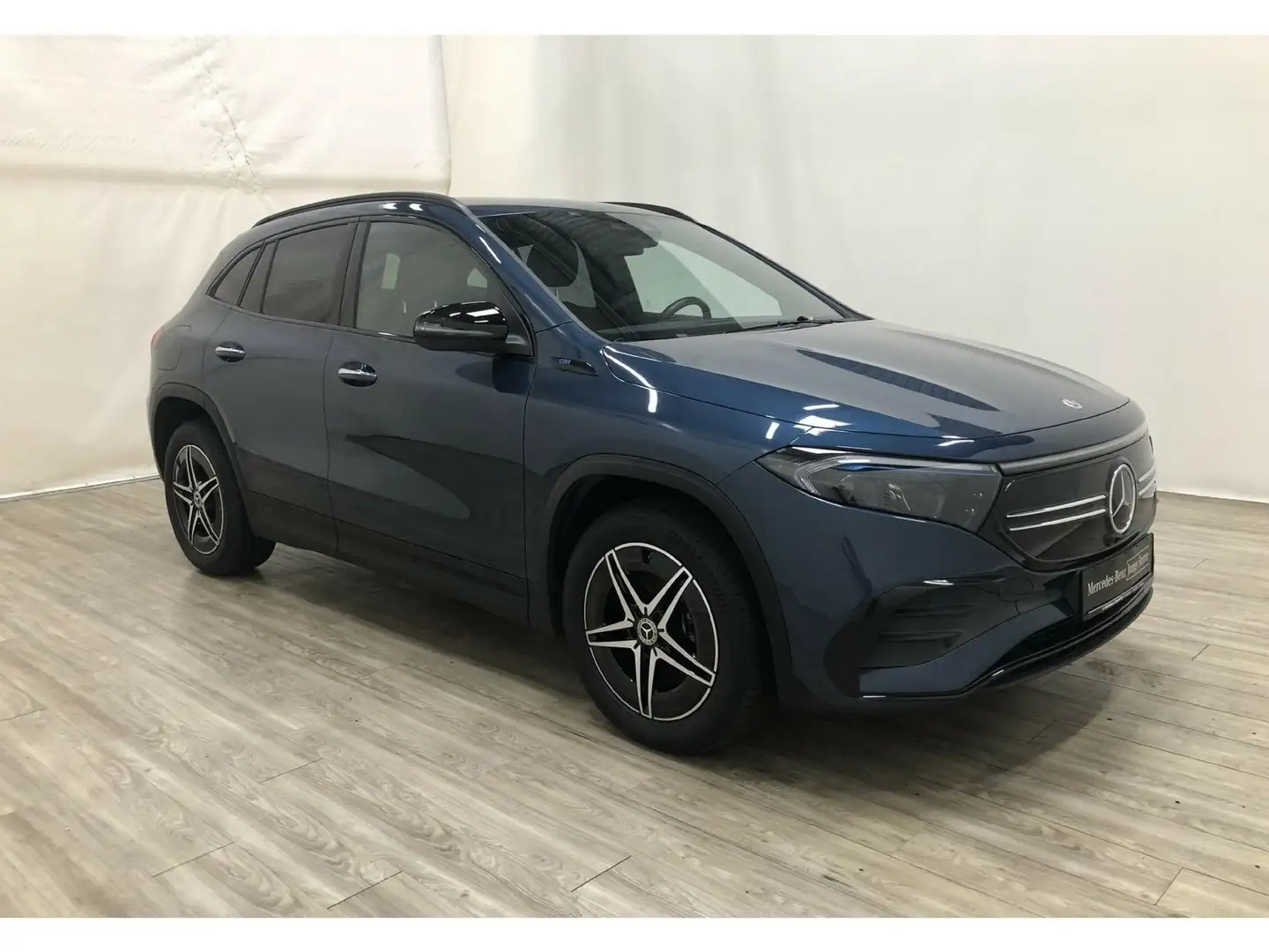 Mercedes-Benz EQA 250 AMG NIGHT*Distr*AHK*Kamera*LED*Ambienteb Blau - 2