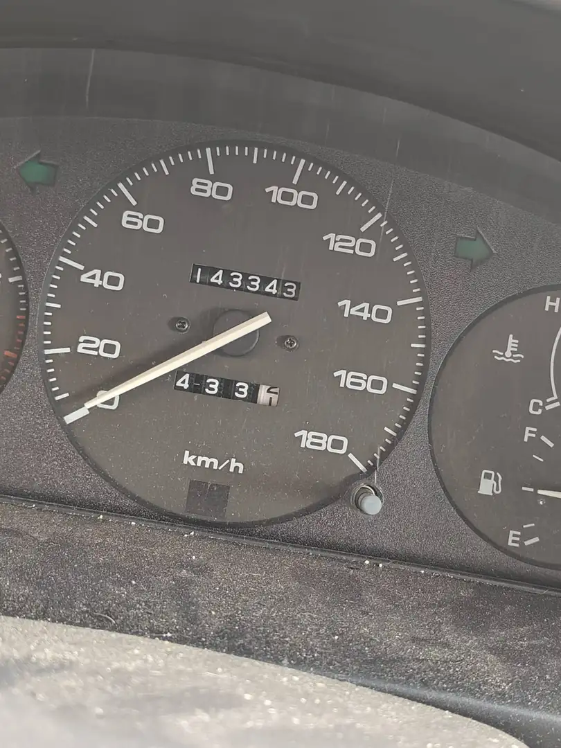 Mazda Demio Demio 1.3 GLX Grün - 2