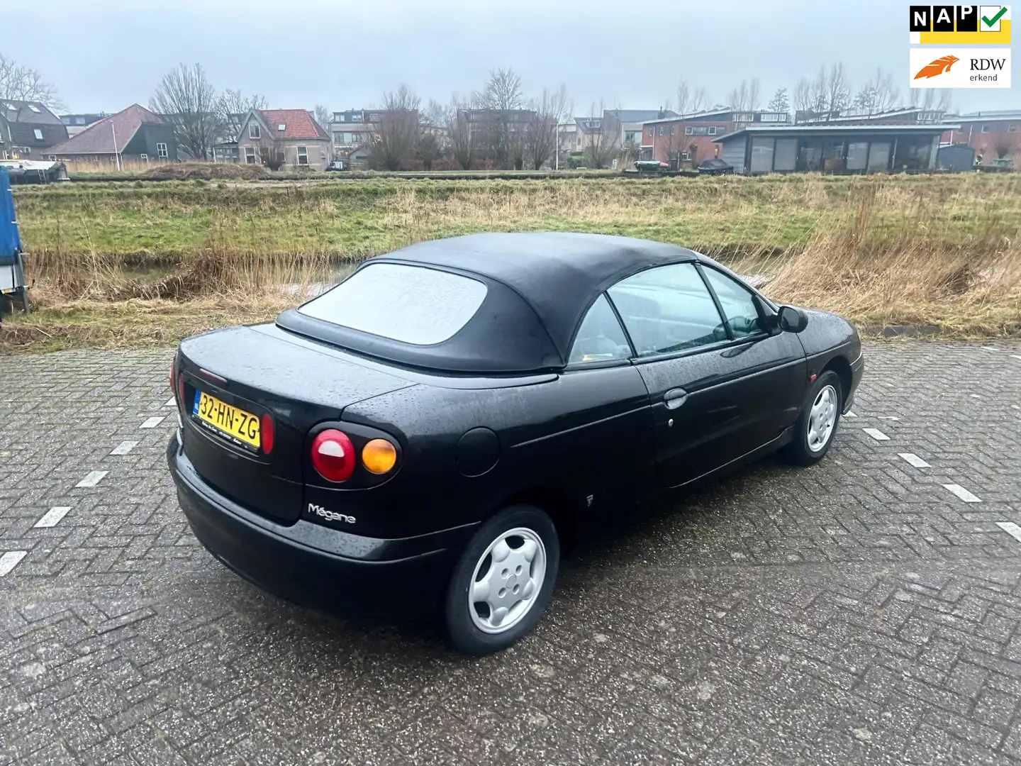Renault Megane Cabrio 1.6e Zwart - 1