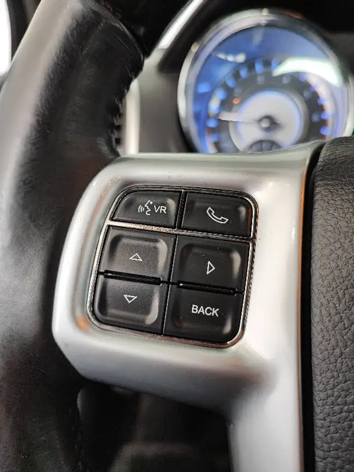 LANCIA THEMA 3.0 V6 MJT 239ch PLATINUM BVA - CUIR - SIÈGES CHAUFFANTS ET VENTILÉS - VOLANT CHAUFFANT - CAMÉRA DE RECUL