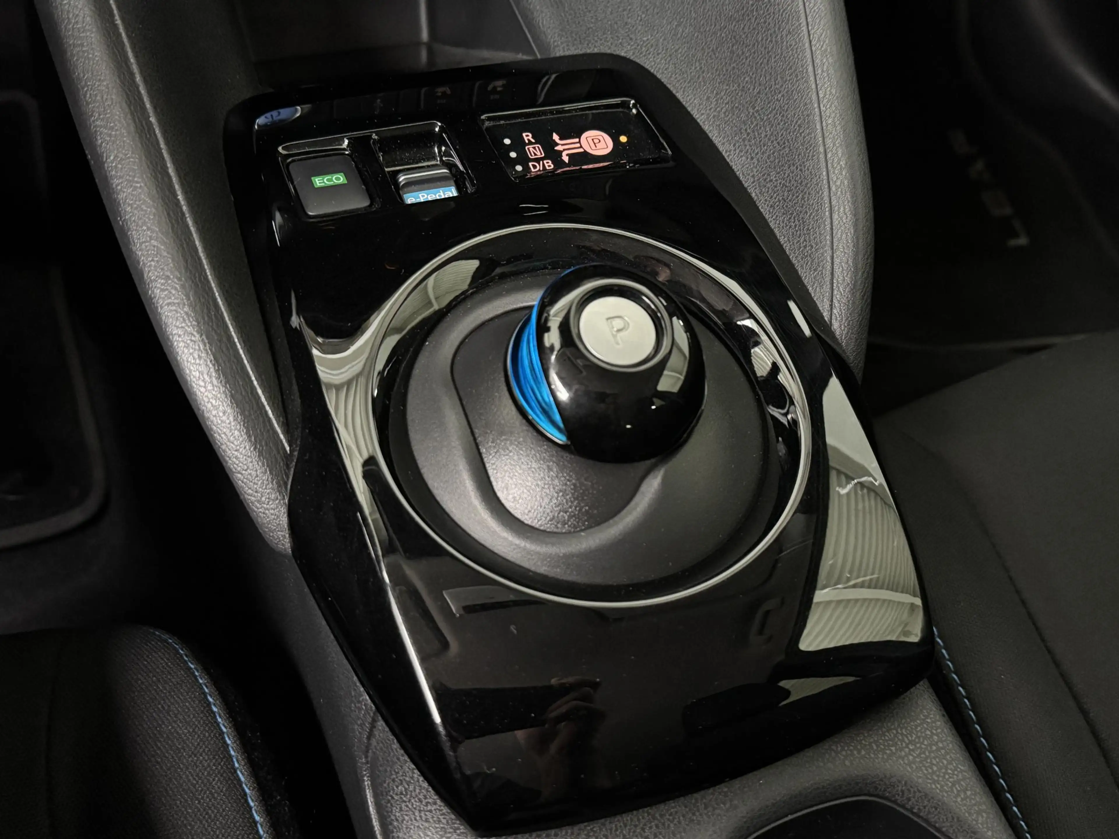 Nissan Leaf N-Connecta 40 kWh | Navigatie | 360° Camera | Adap — photo 21