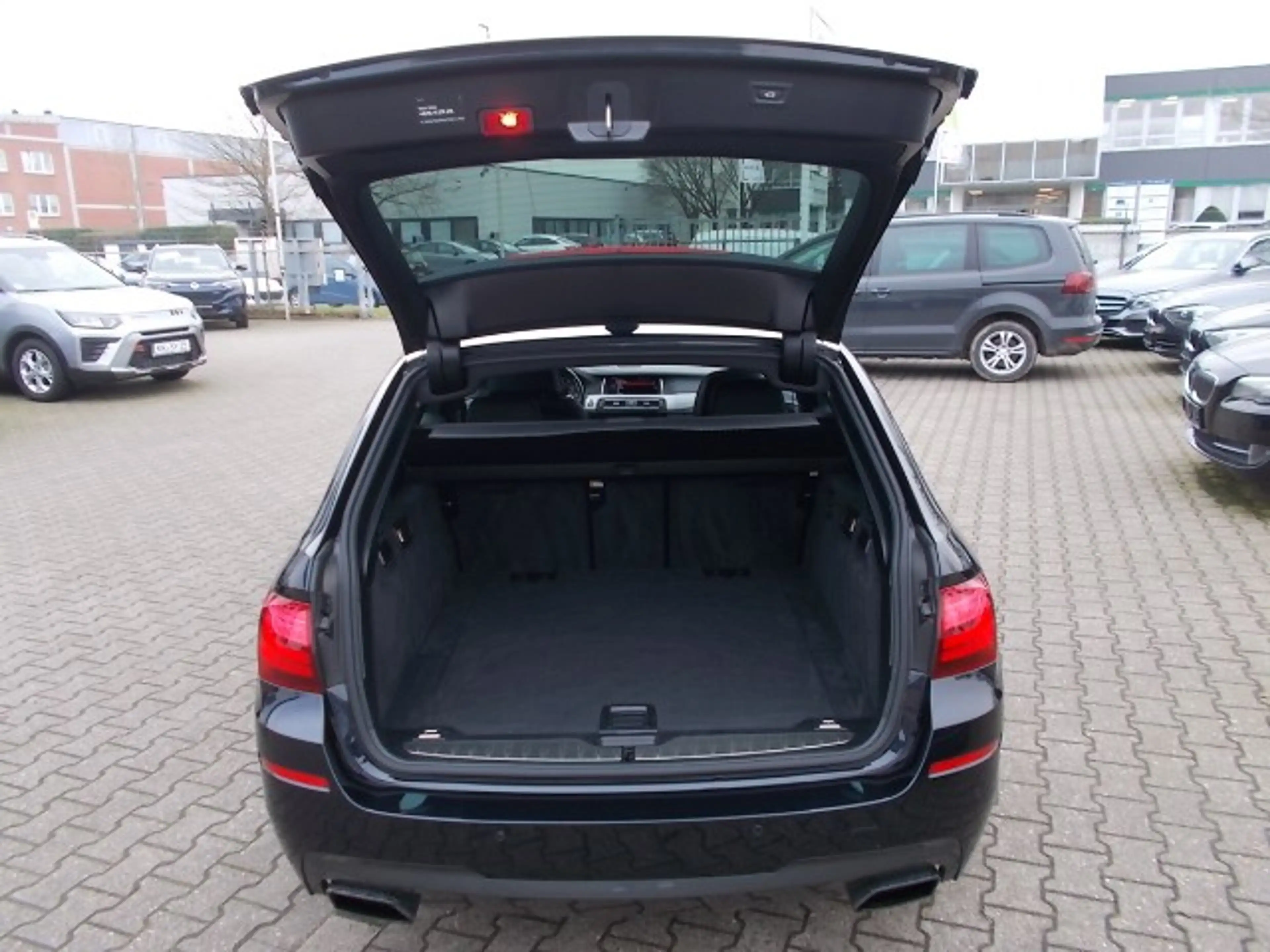 BMW M550 M550d x-Drive, Leder Navi Xenon Kardon — photo 11