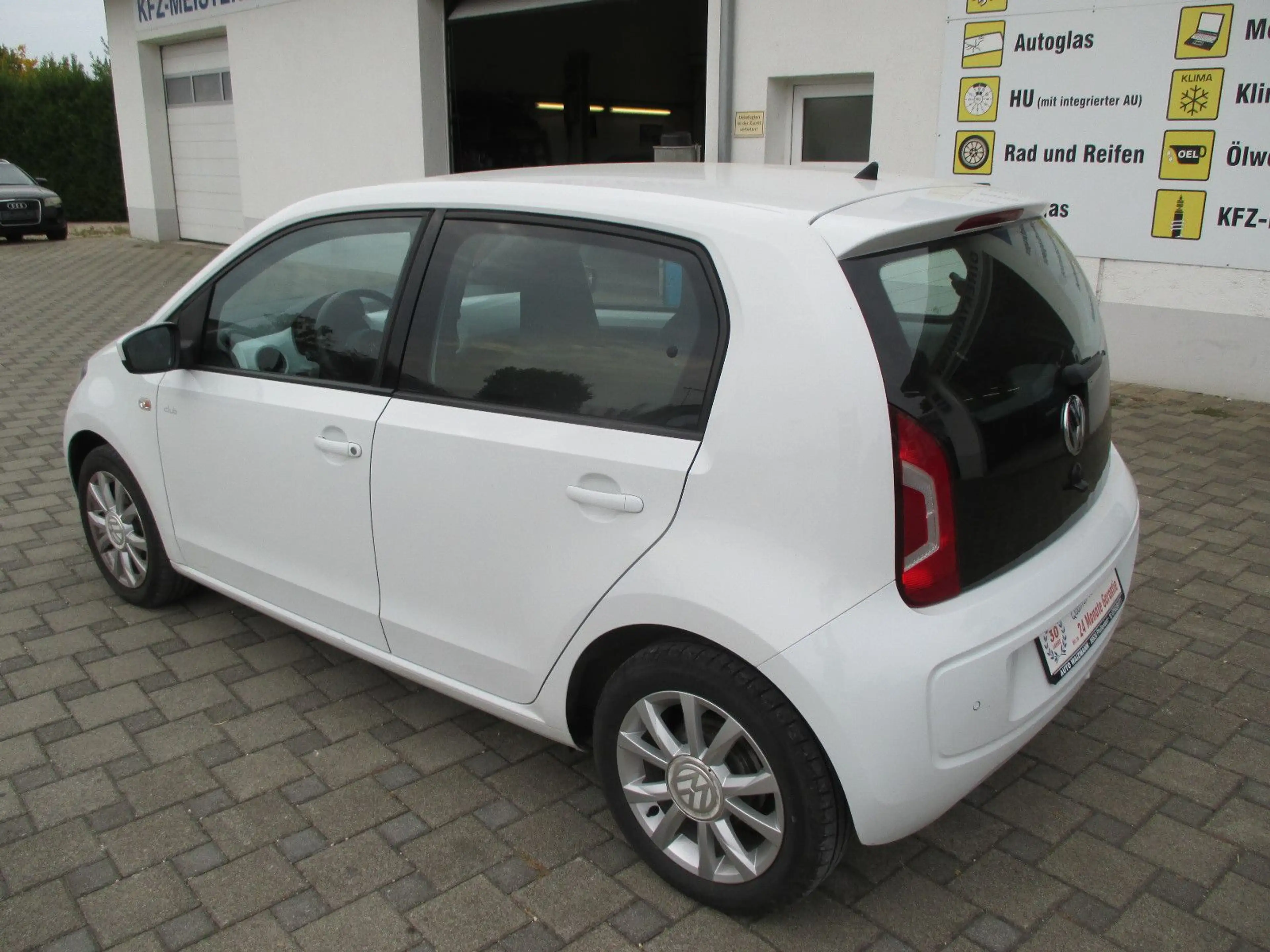 Volkswagen up! Navi — photo 5