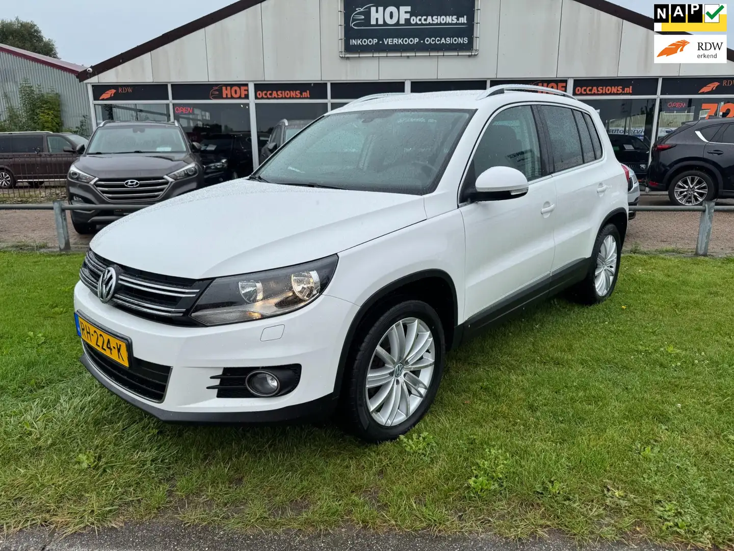 Volkswagen Tiguan 1.4 TSI Sport&Style Cruise controle/Climate Contro Wit - 1