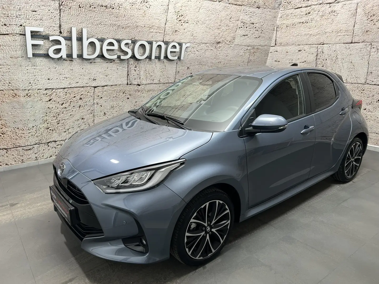 Toyota Yaris 1,5 Hybrid Teamplayer + Technik P. Blau - 1