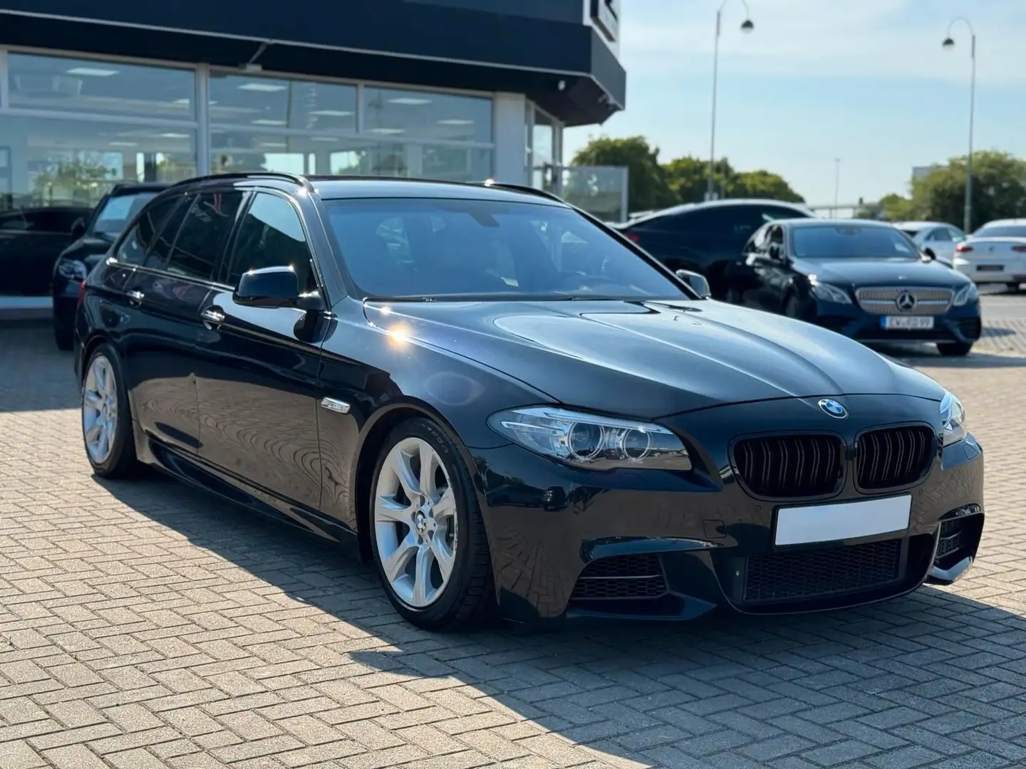 BMW 525 d Touring xDrive M-SPORT-AUTOMATIC*PDC*NAVI* Siyah - 2