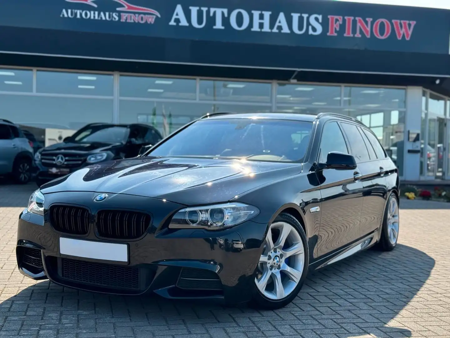 BMW 525 d Touring xDrive M-SPORT-AUTOMATIC*PDC*NAVI* Siyah - 1