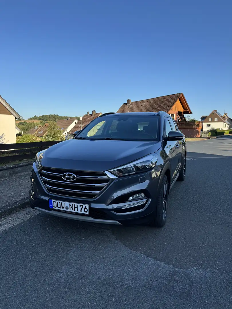 Hyundai TUCSON Premium 4WD Grau - 1