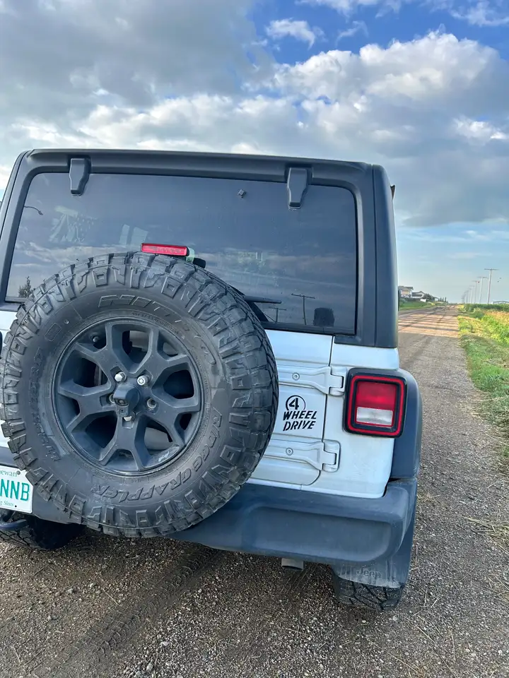 Jeep Wrangler photo Jeep Wrangler