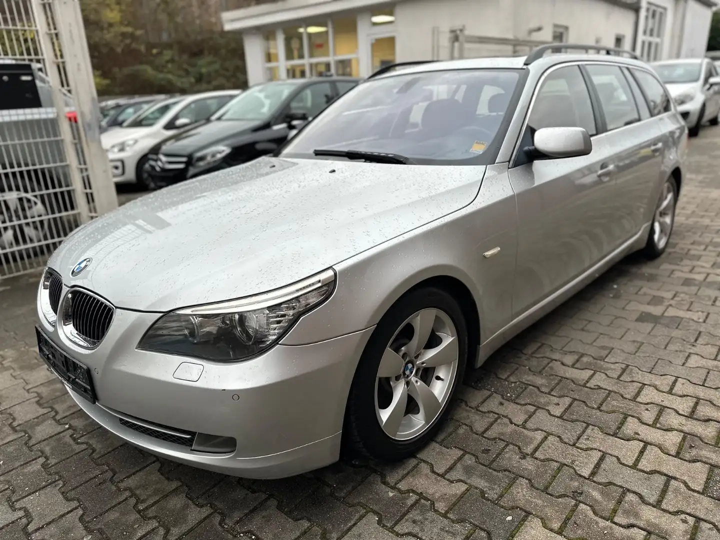 BMW 530 i*Navi*Panoramadach*TÜV NEU Silber - 2