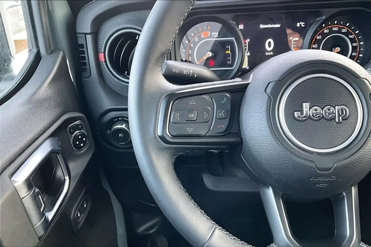 Jeep Wrangler снимка Jeep Wrangler