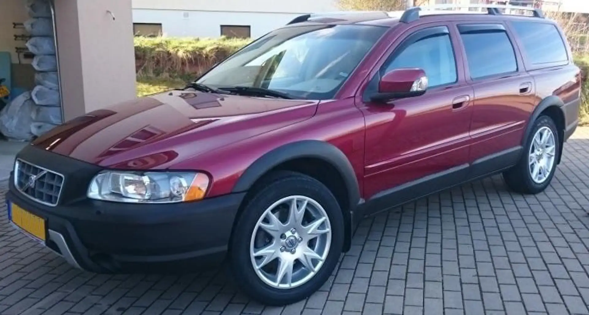 Volvo XC70 XC70 AWD Aut. Summum Rouge - 1