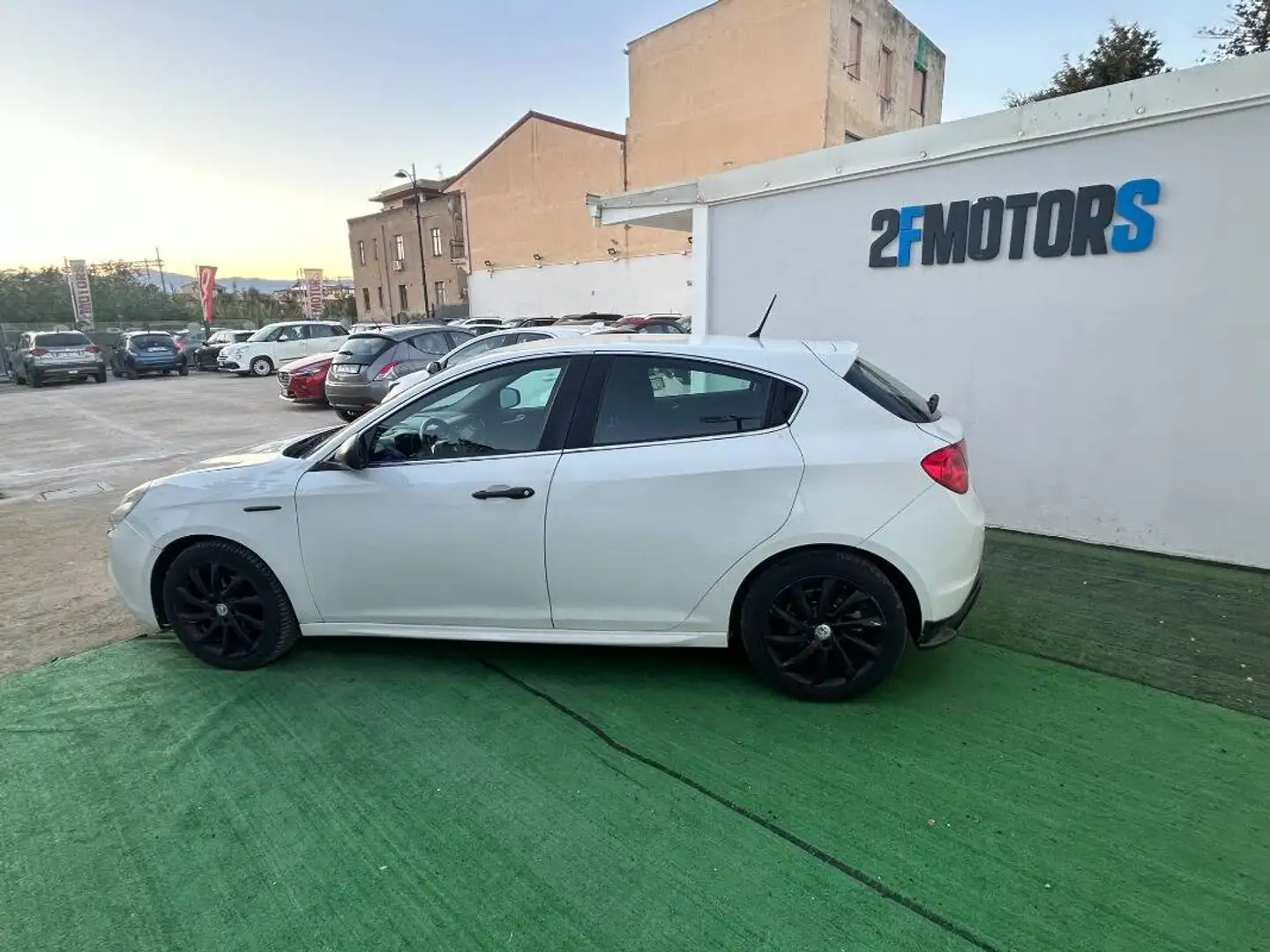 Alfa Romeo Giulietta 1.6 jtdm(2) Exclusive Bianco - 2