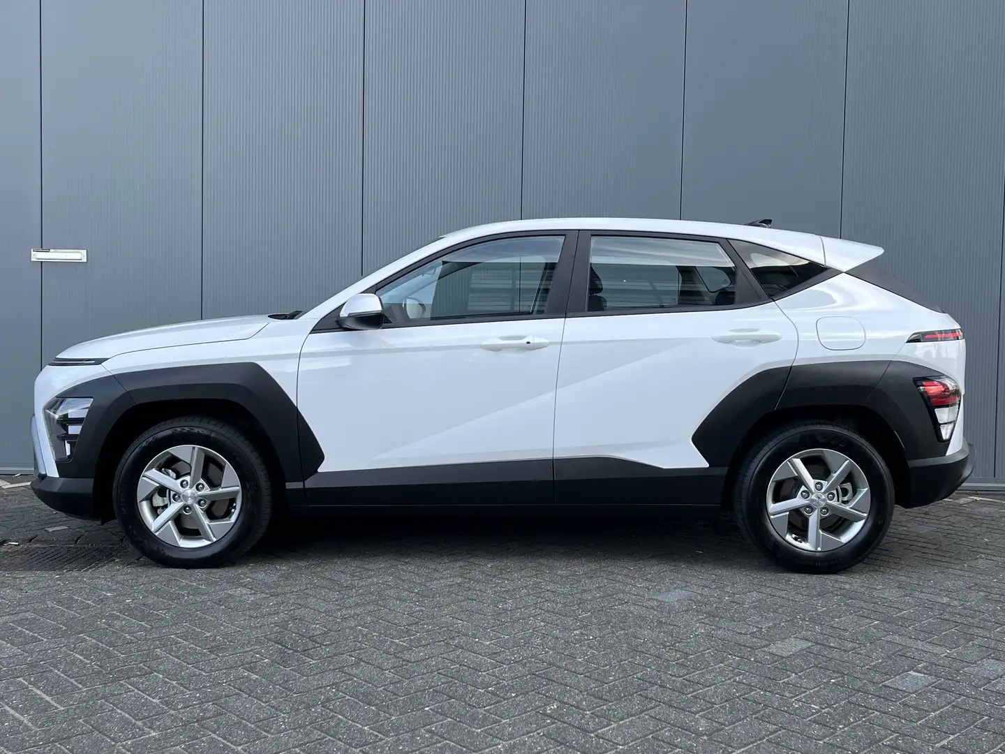 Hyundai KONA 1.6 GDI 141pk HEV Comfort Automaat | Camera | Clim Wit - 2