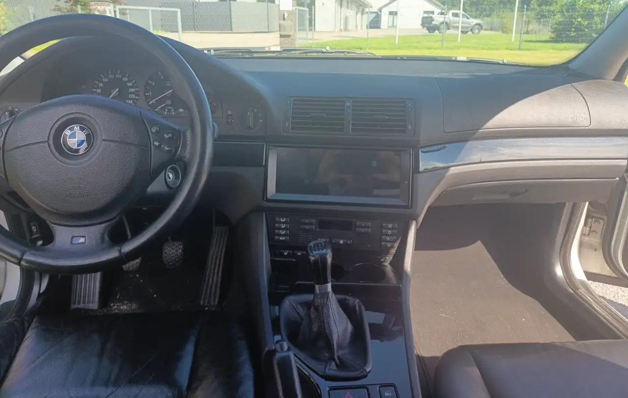BMW 523i touring, foto 6