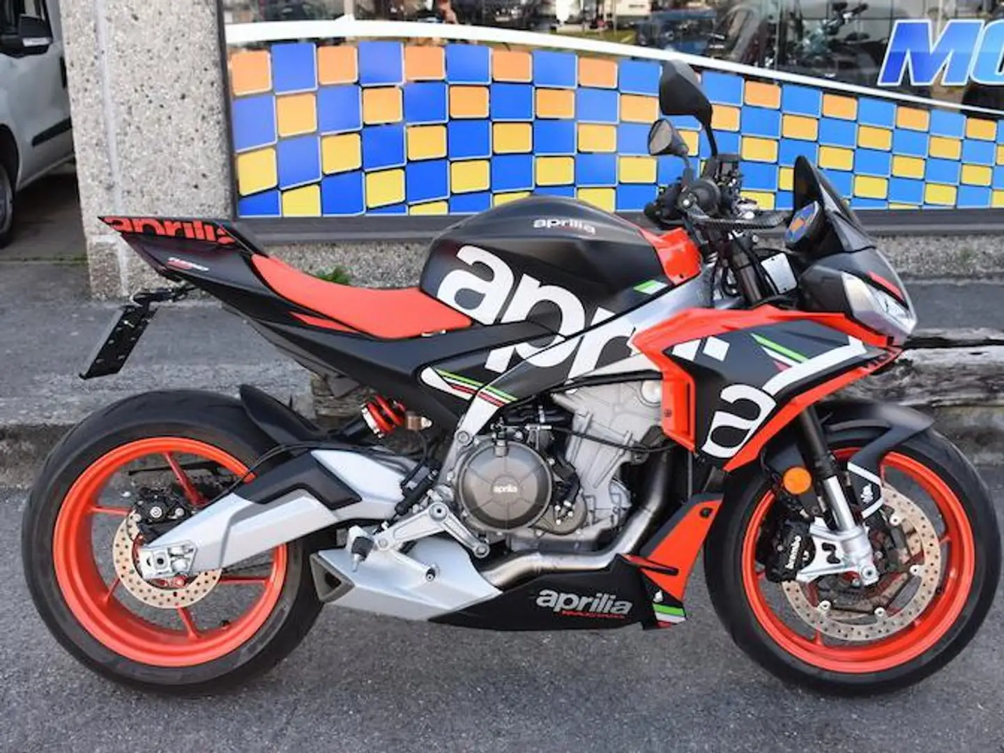Aprilia Tuono 660 Roşu - 2