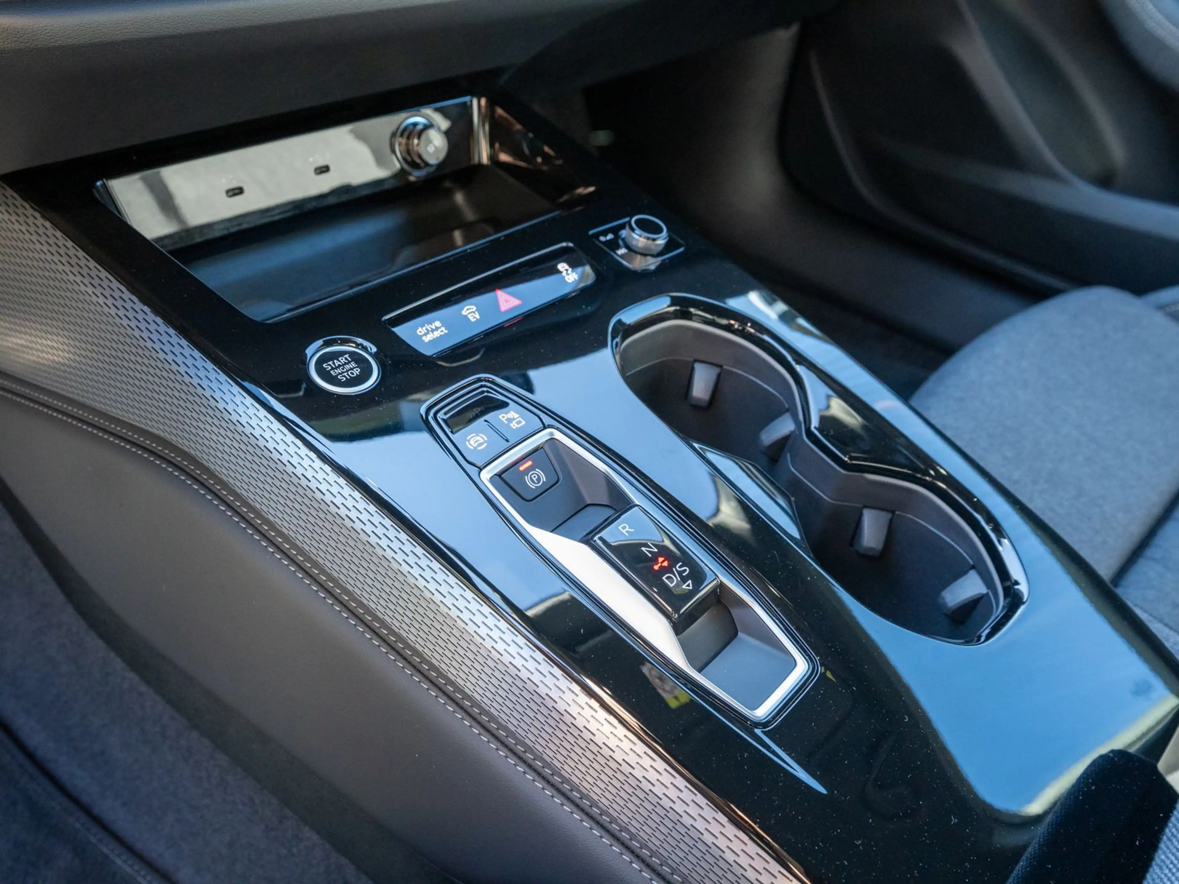Audi A5 e-hybrid S line quattro NAVI B&O HUD VC — photo 14