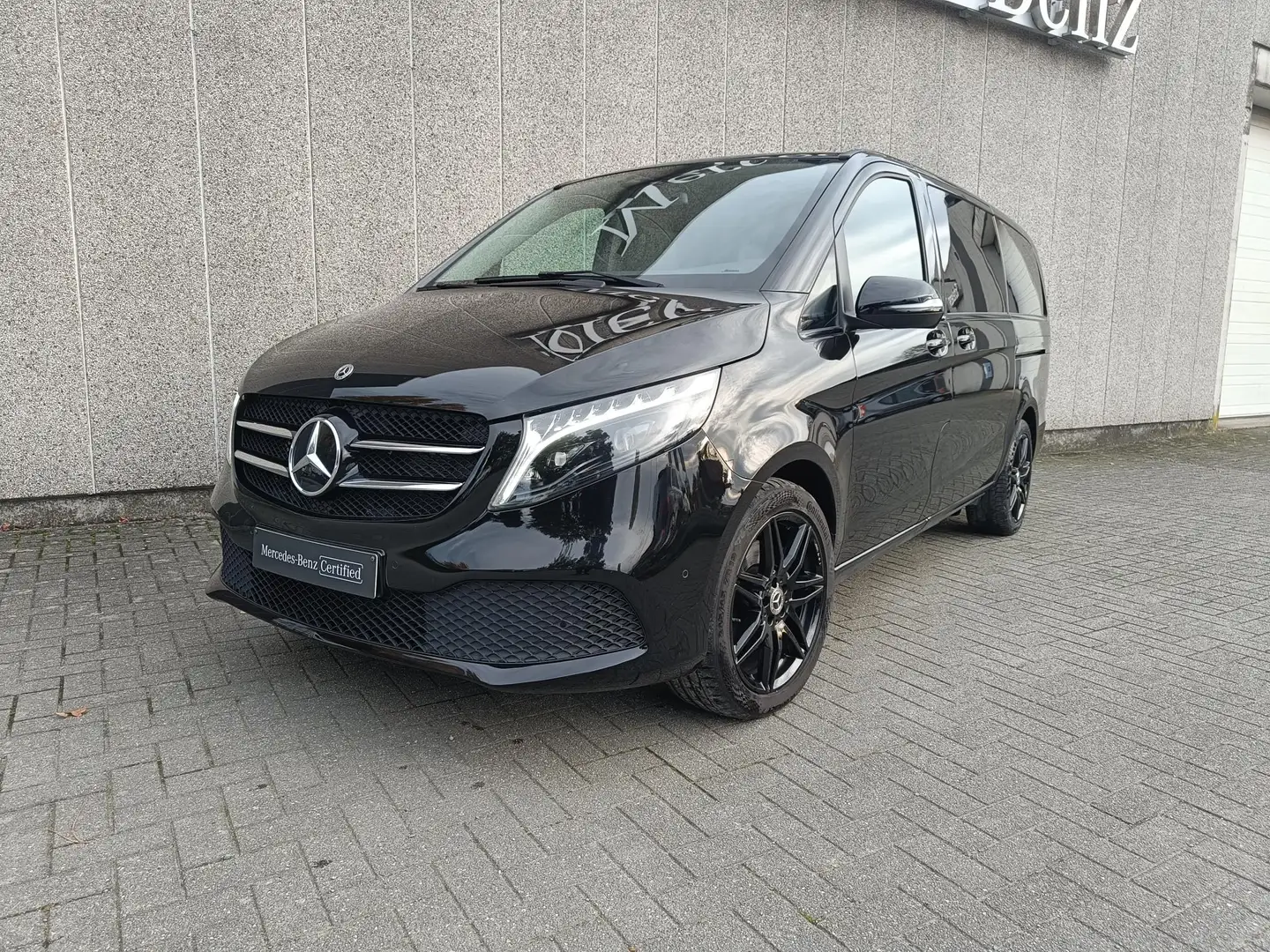 Mercedes-Benz V 300 V d L2 9G-TRONIC Avantgarde Zwart - 1