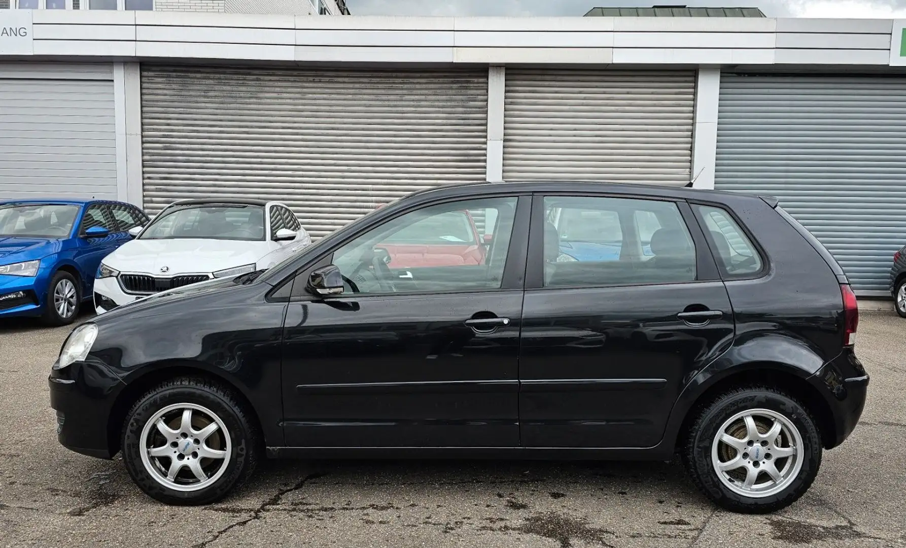 Volkswagen Polo 1,4 16V IV Trendline Чорний - 2