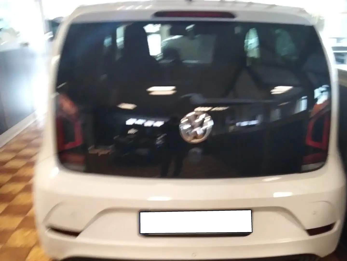Volkswagen up! 5p 1.0 Club 60cv asg E6 Bianco - 1