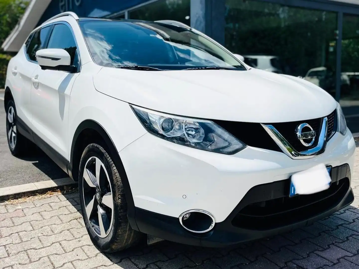 Nissan Qashqai Qashqai II 2014 1.5 dci 360 110cv E6 teknaeck Blanc - 1