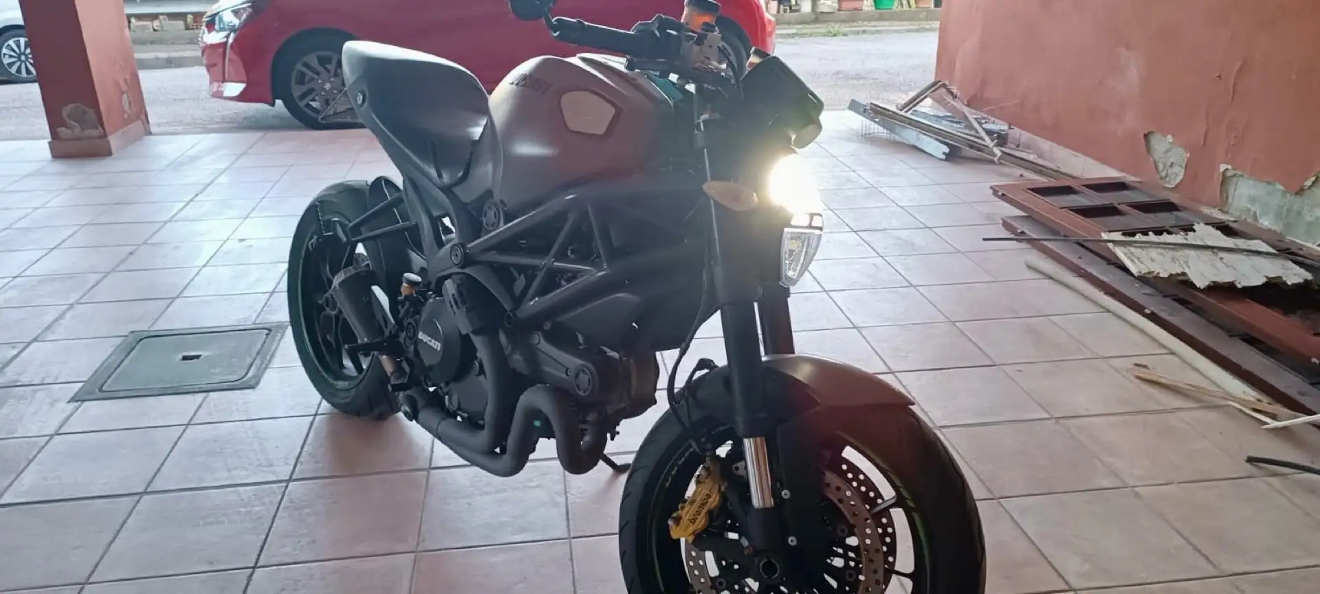Ducati Monster 1100 M5 Verde - 2