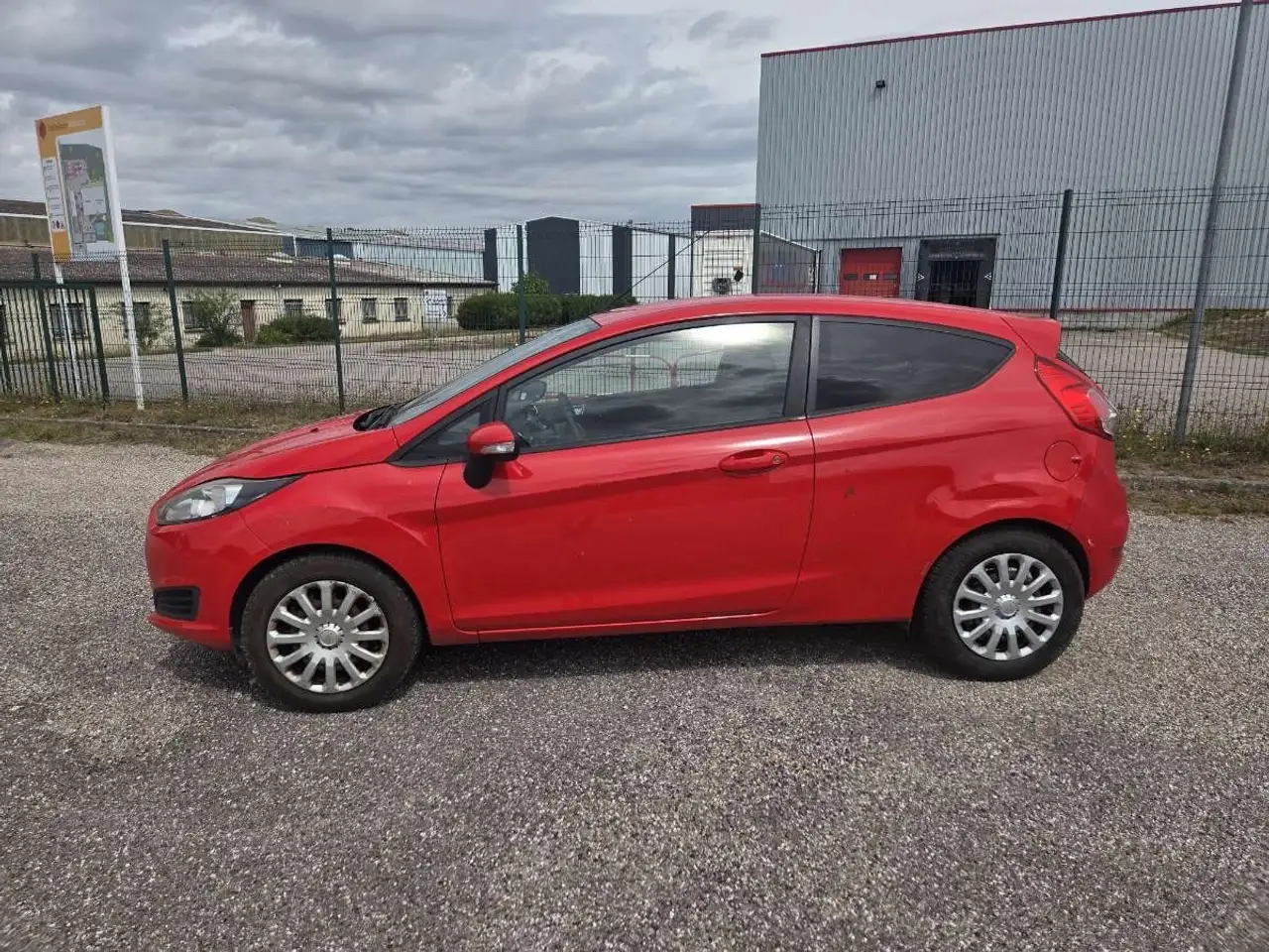 Ford Fiesta 3 portes — photo 3