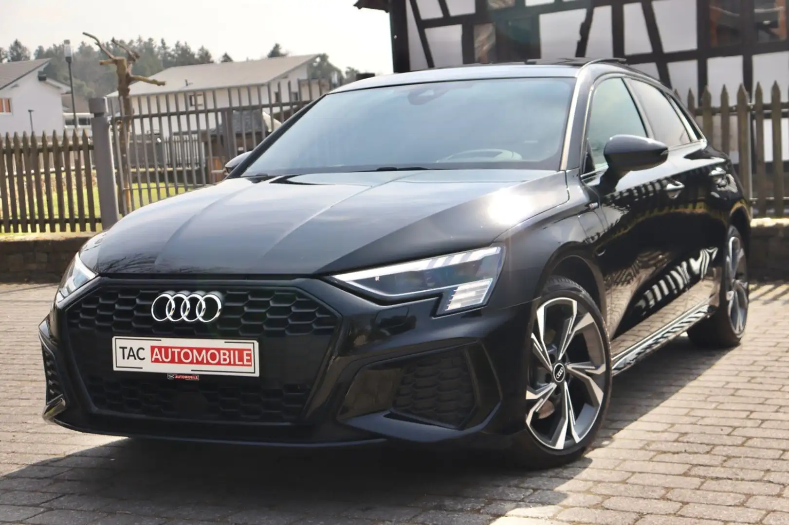 Audi A3 Spback 40TFSIe S line VOLL! Nur 8TKM ! 1.Hd Negro - 1