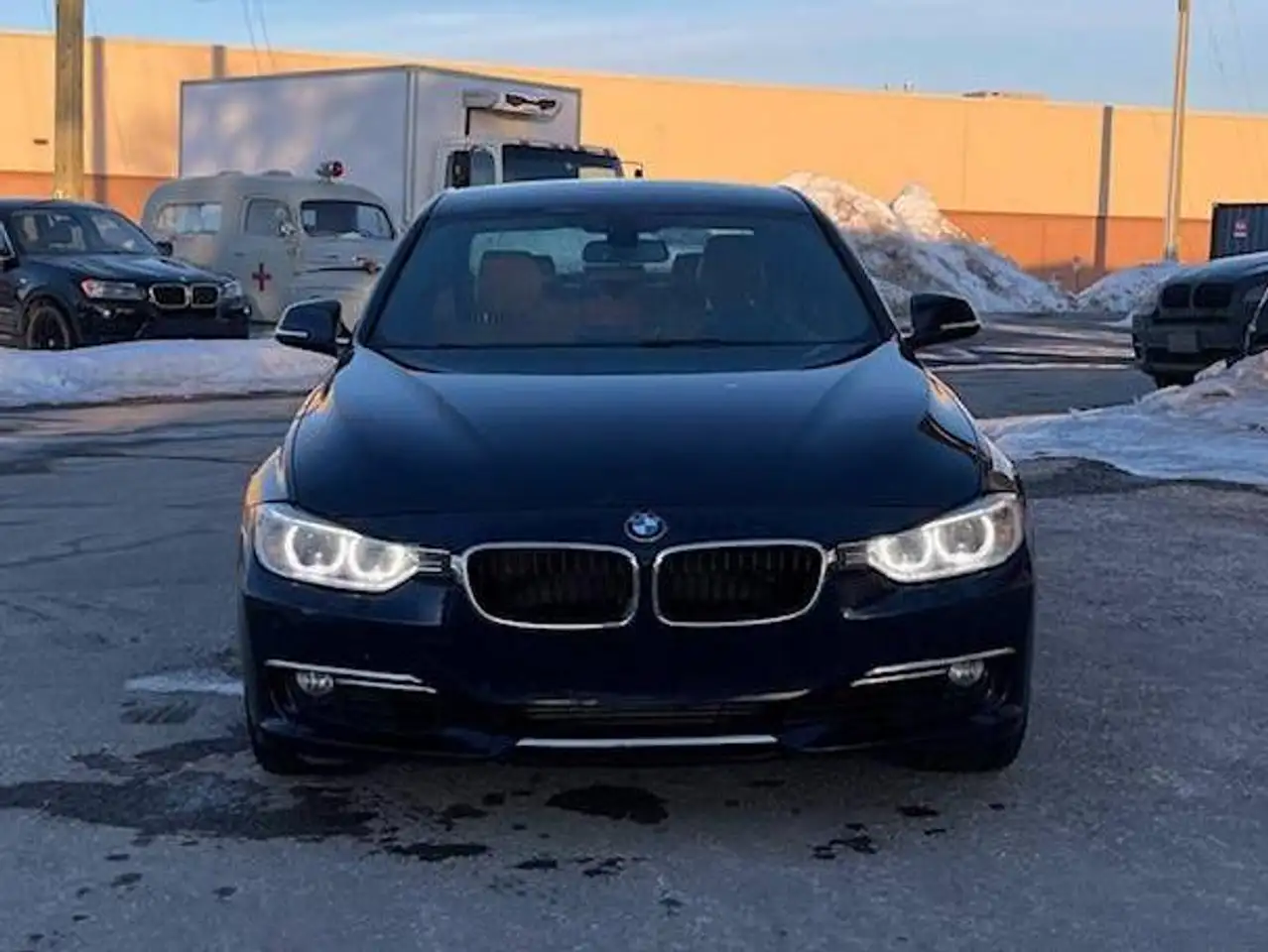 BMW 3 Series снимка BMW 3 Series