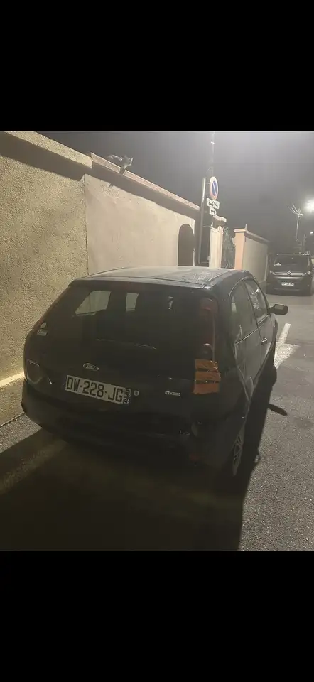 Ford Fiesta 3 portes — photo 2
