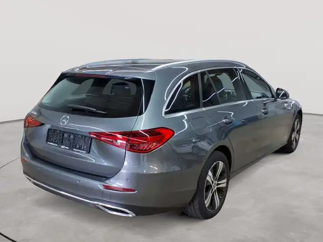 Mercedes-Benz C-Class view 4