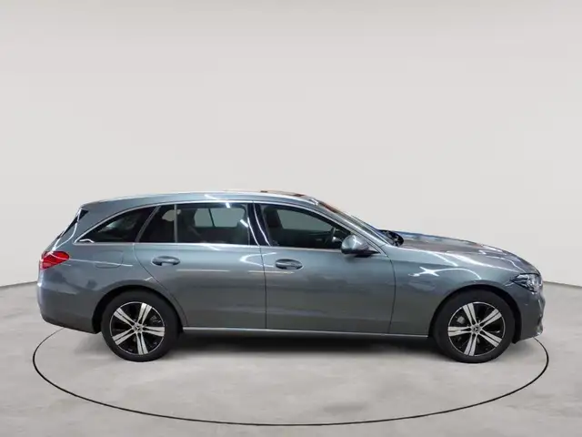 Mercedes-Benz C-Class view 3