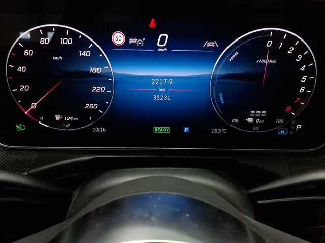 Mercedes-Benz C-Class view 11