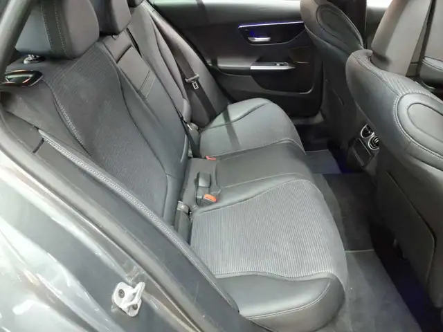 Mercedes-Benz C-Class view 14