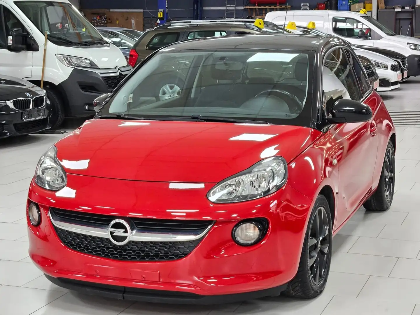Opel Adam 1.2i Carplay Bluetooth Clim Sensors Cruise Usb Rojo - 1