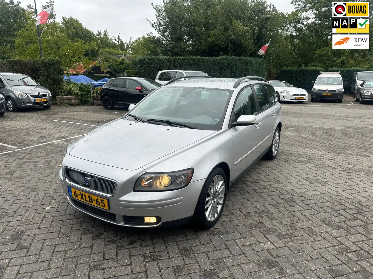 Volvo V50 2.4 , automaat , leer , pdc , 148.000 km Grijs - 1