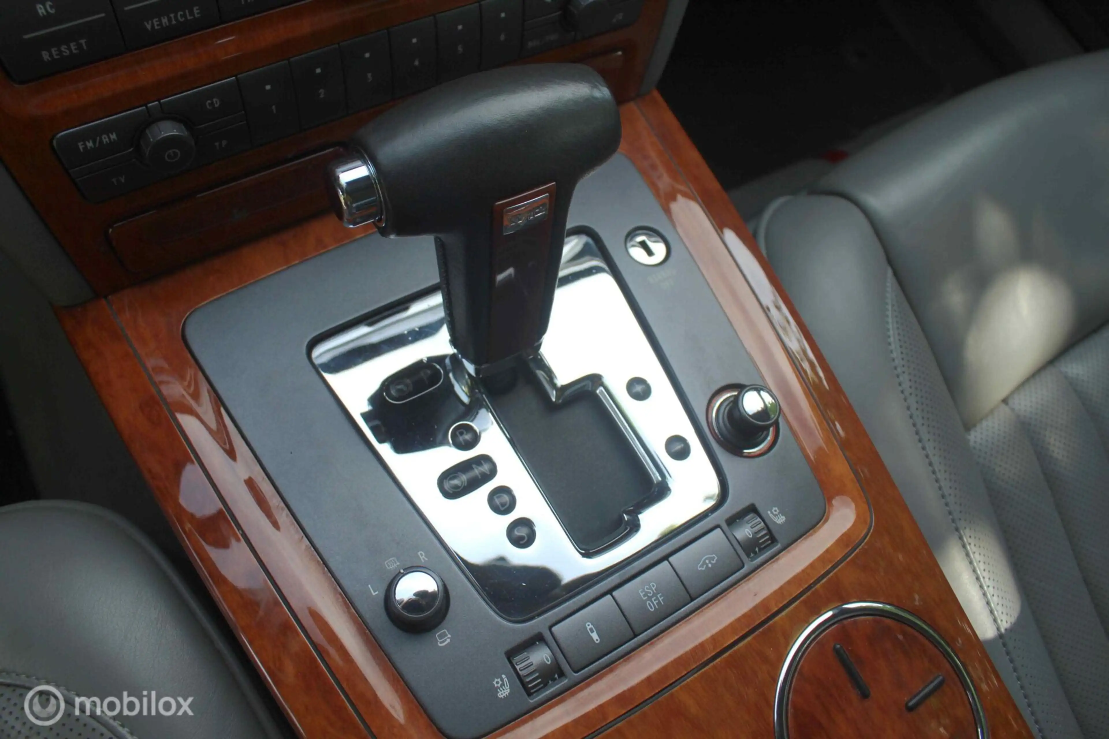 Volkswagen Phaeton 6.0 W12 4p. | btw auto | Zwitsers — photo 48