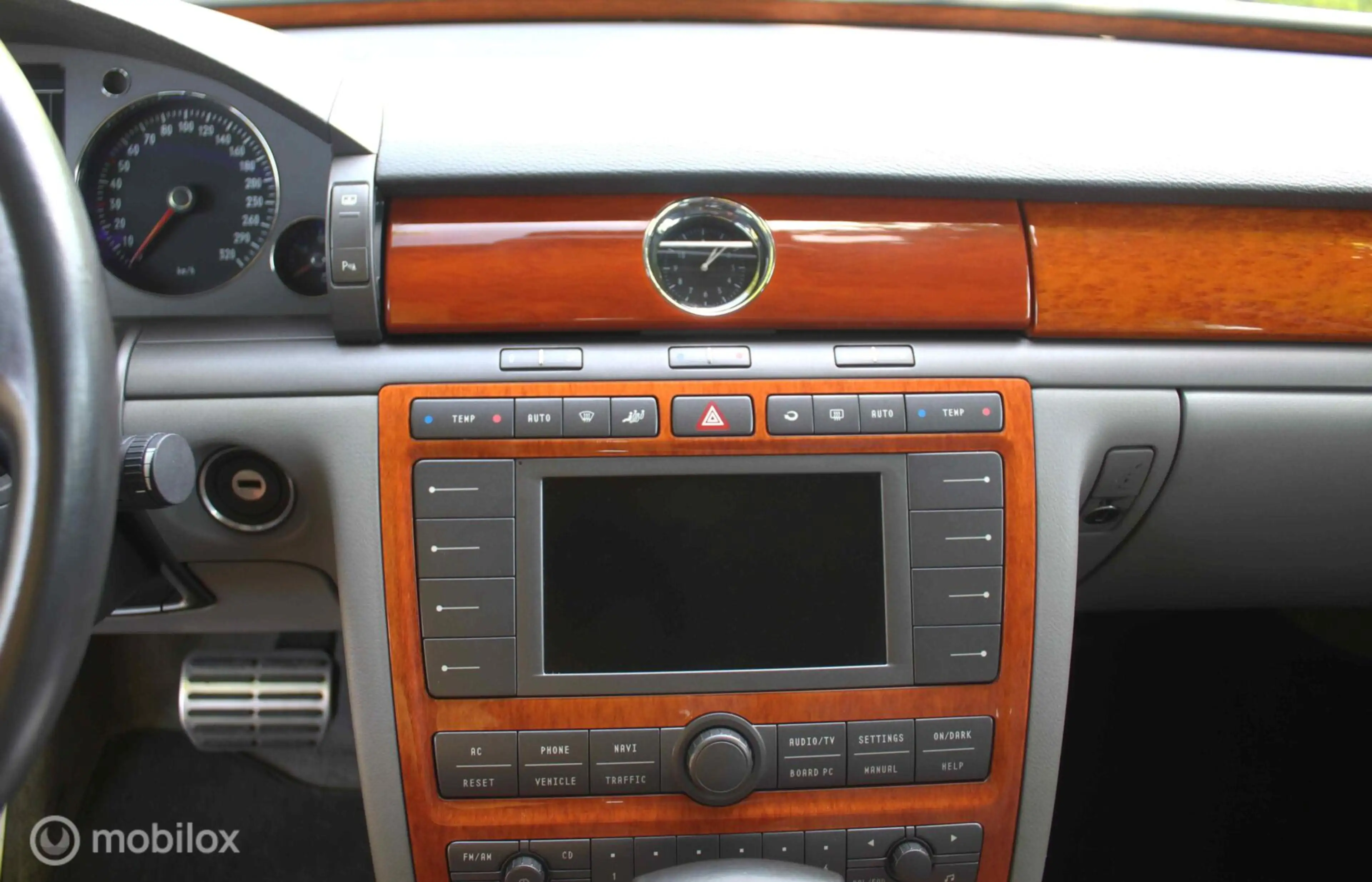 Volkswagen Phaeton 6.0 W12 4p. | btw auto | Zwitsers — photo 50
