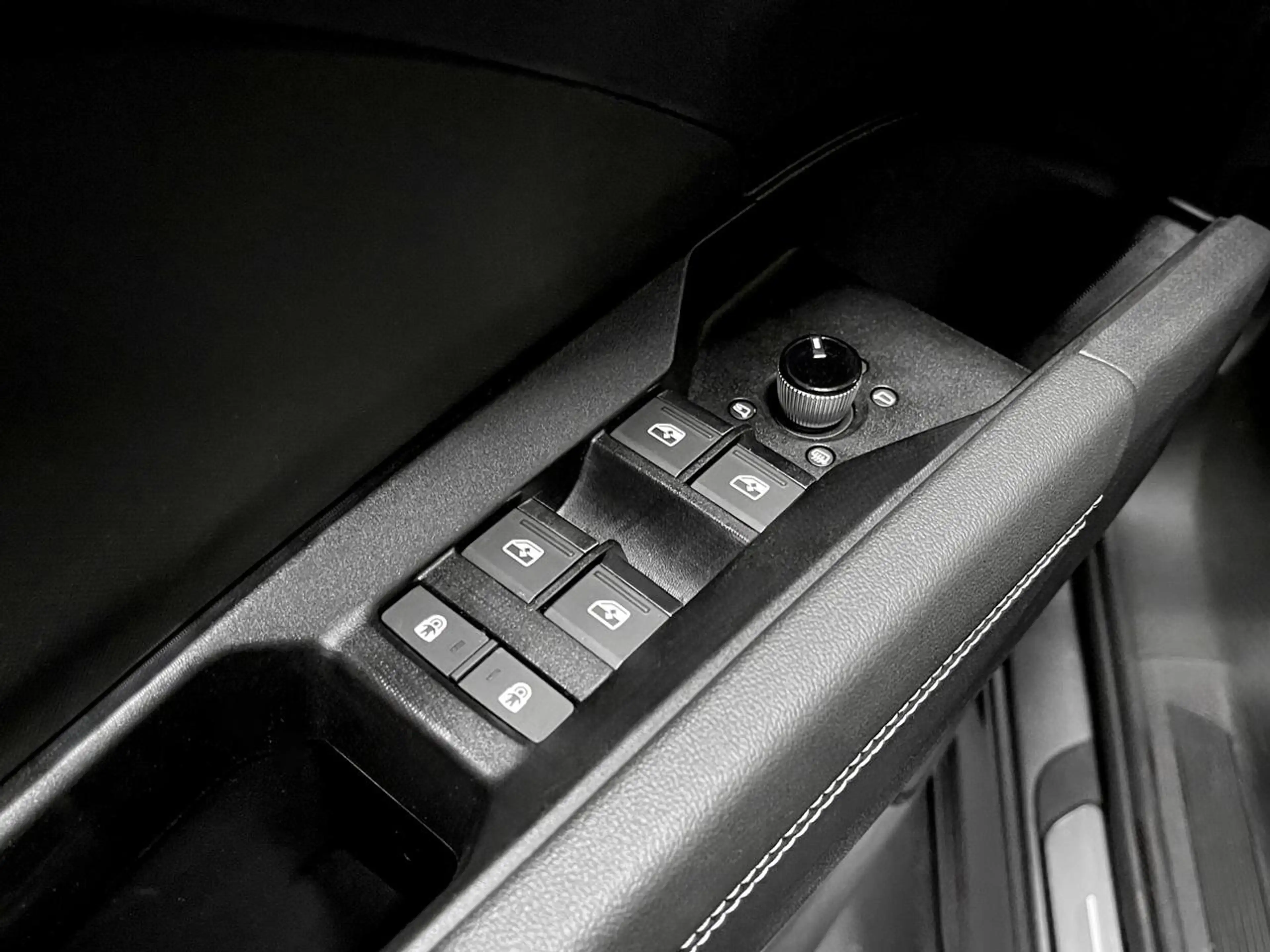 Audi Q4 e-tron 82 kWh 40 S line / Carplay / Camera / ACC / Navigatie — photo 16