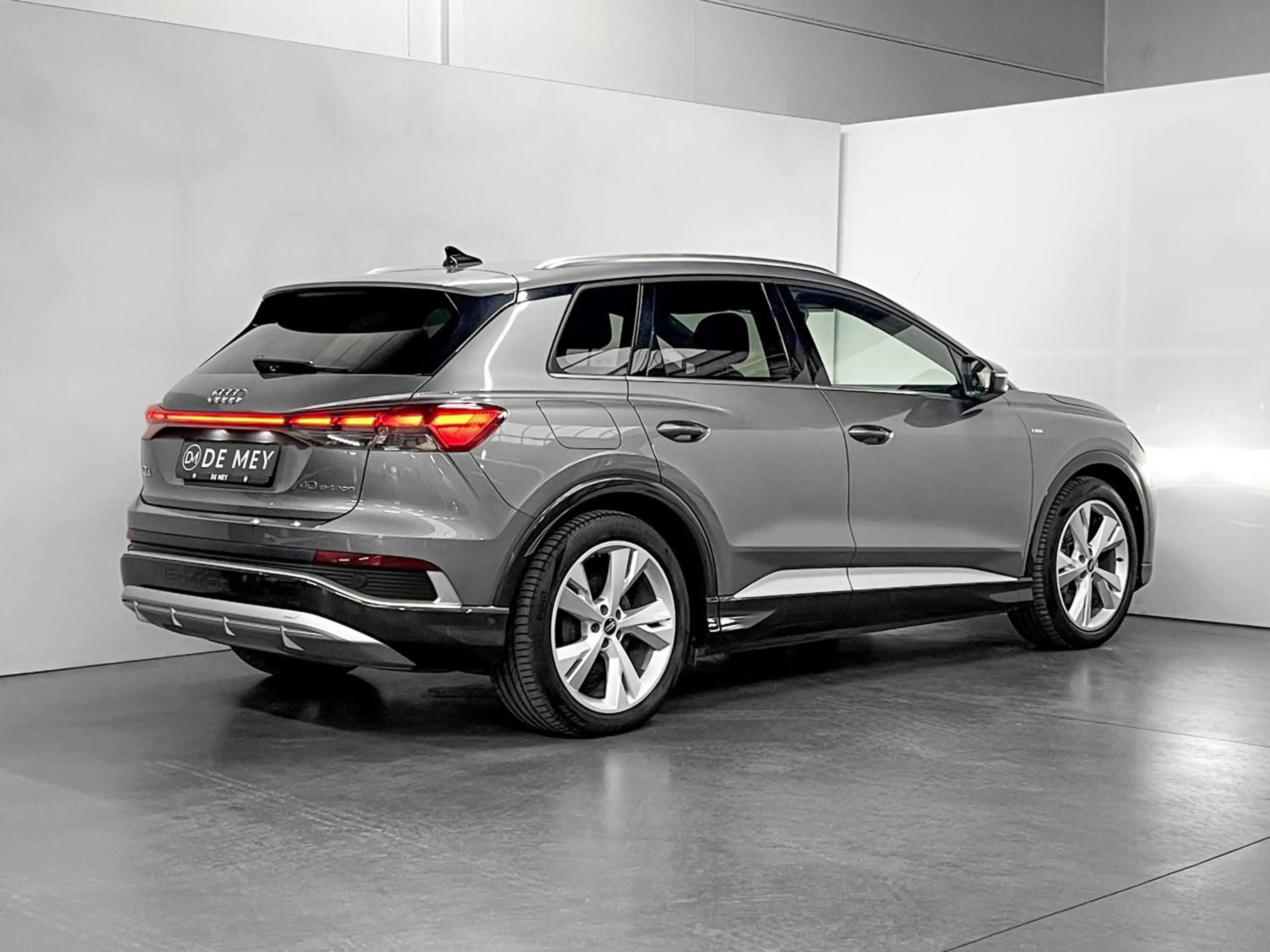 Audi Q4 e-tron 82 kWh 40 S line / Carplay / Camera / ACC / Navigatie — photo 5