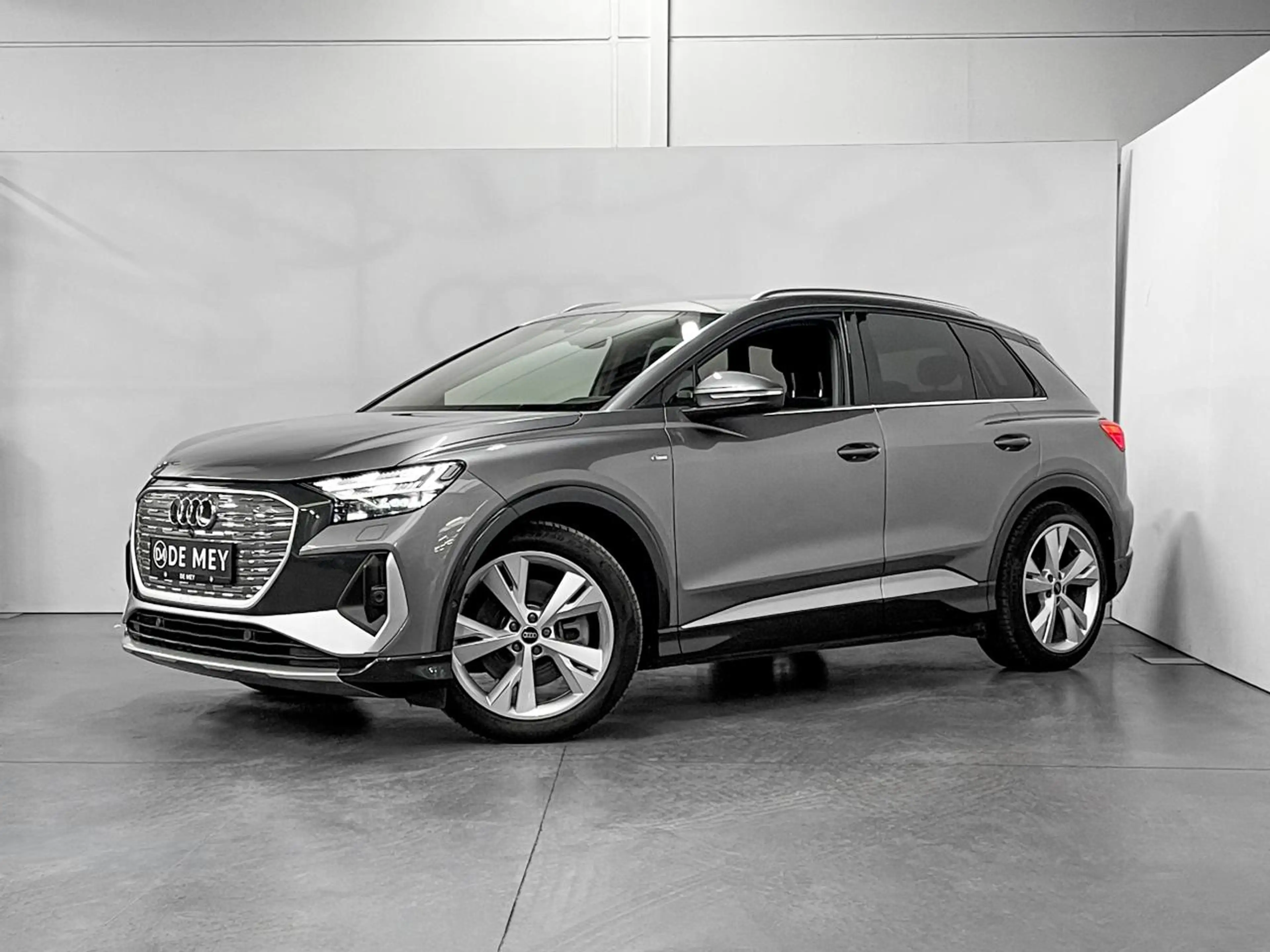 Audi Q4 e-tron 82 kWh 40 S line / Carplay / Camera / ACC / Navigatie — photo 2