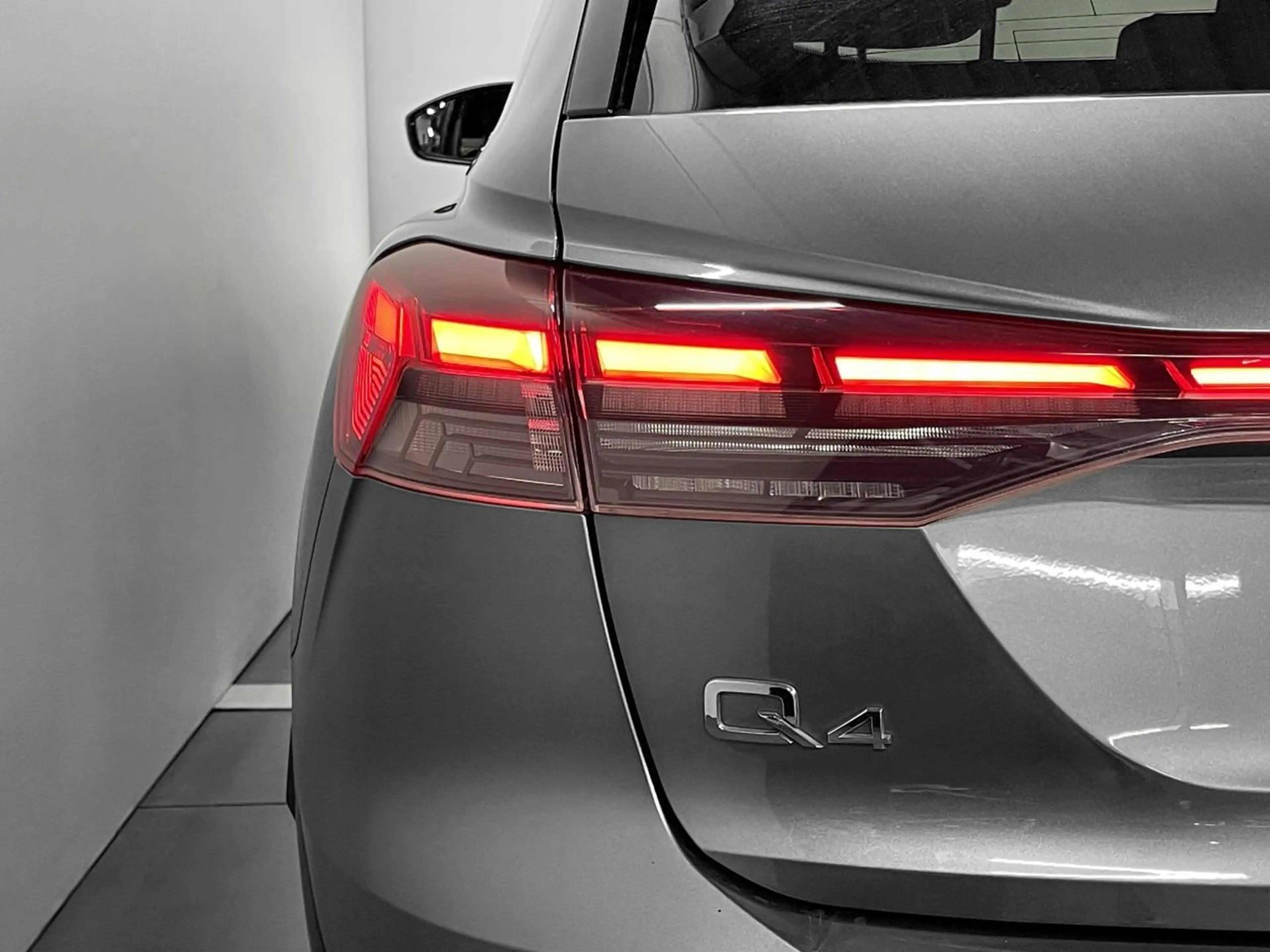 Audi Q4 e-tron 82 kWh 40 S line / Carplay / Camera / ACC / Navigatie — photo 8