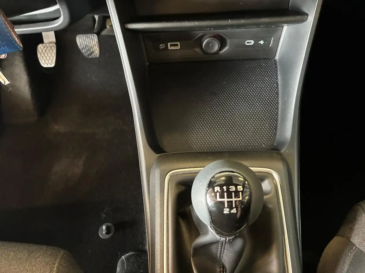 MG MG3 1.5 Standard 21