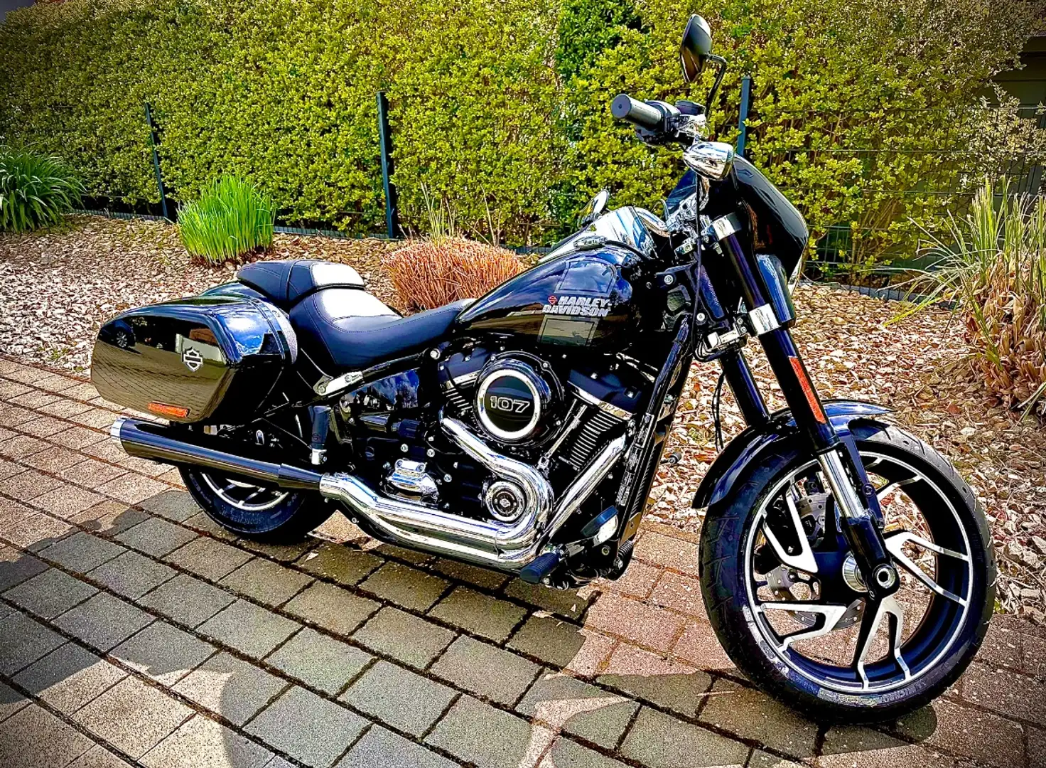 Harley-Davidson Sport Glide Schwarz - 1